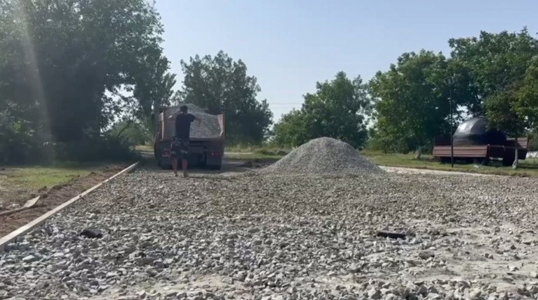 На Херсонщині окупанти анонсують масове будівництво дитячих майданчиків