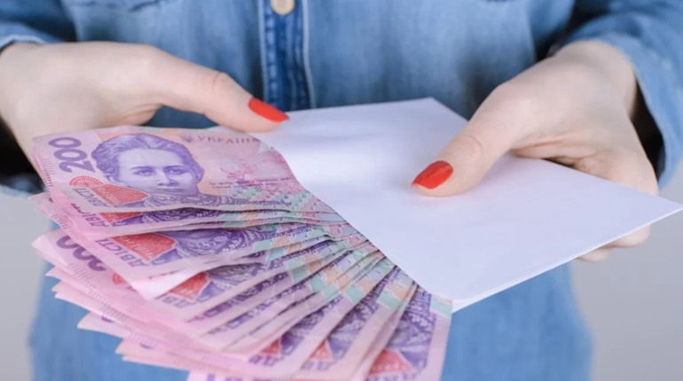 Для переселенців встановили два періоди виплат: до 15 та 28 числа