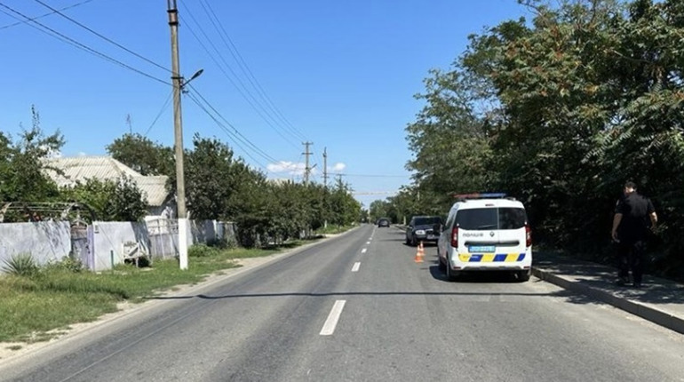 Під колесами авто на Одещині загинув 7-річний хлопчик: перебігав дорогу у невстановленому місці