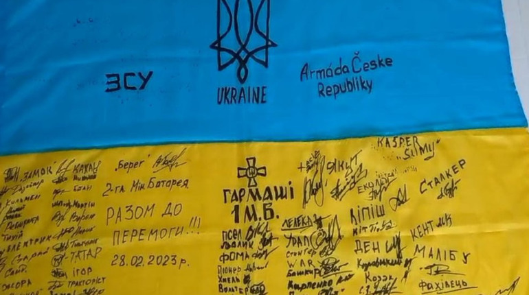«Потрапили під обстріл, із трьох автівок залишилося півтори»: військовим потрібна допомога