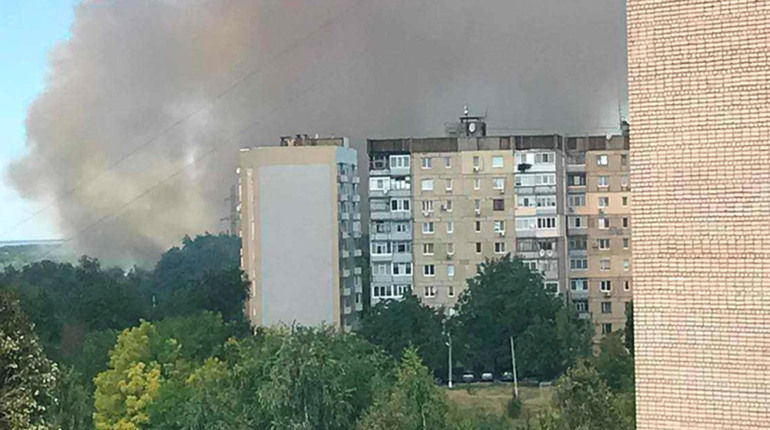 Поблизу Жовтих Вод здійнялася масштабна пожежа