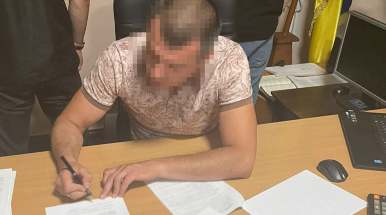 20 тисяч доларів за землю: на хабарі викрили в.о. голови селищної громади в Одеській області