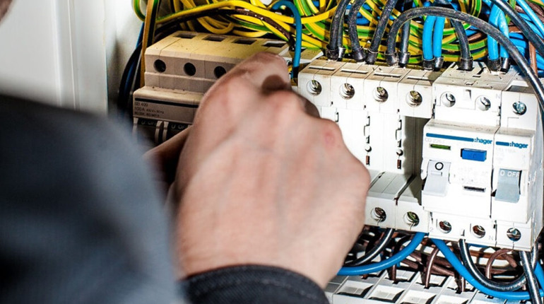 Послуги електрика в Києві: якісні рішення від компанії Fix-Master