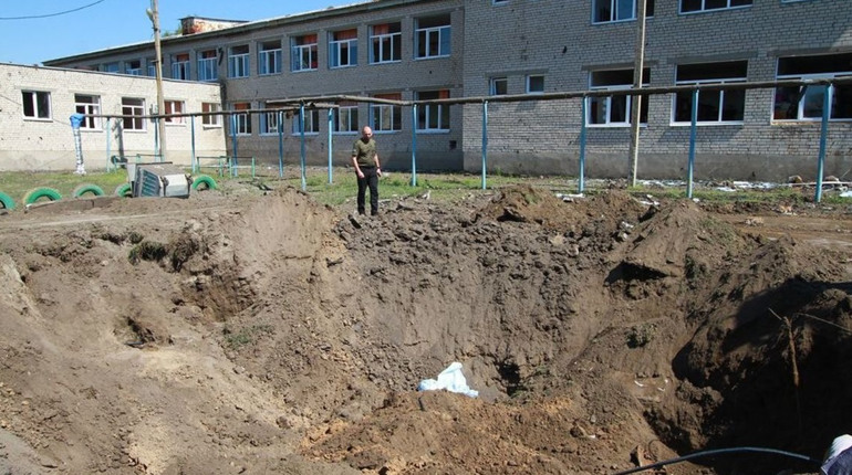 Війська рф осбсріляли гімназію під Запоріжжям із 100 вікон 90% розбиті, не підлягають ремонту