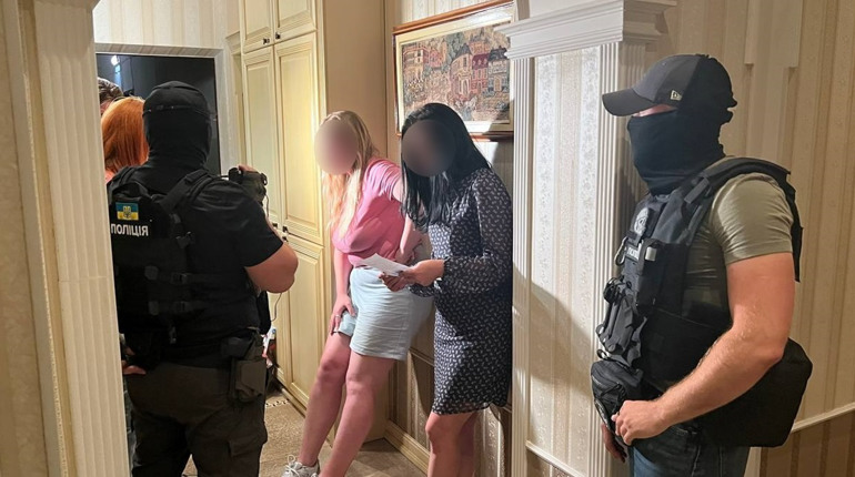 До 5 тисяч гривень за годину секс послуг: поліція викрила незаконний бордель на Київщині
