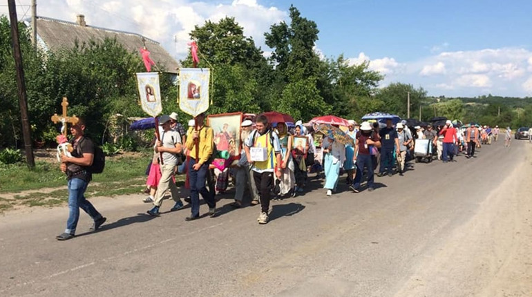 На Рівненщині заборонили «хресну ходу» — рішення Ради оборони області