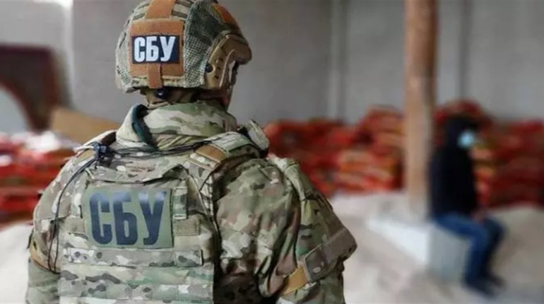 На складі у фермера на Полтавщині знайшли авіабомби та тротилові шашки