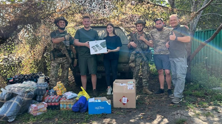 Журналісти та волонтери із Жовтих Вод відвезли допомогу військовим (відео): подорож на схід