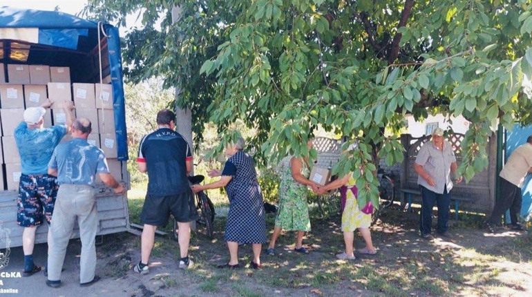Майже 4 тисячі продуктових наборів передали благодійники жителям Покровської громади