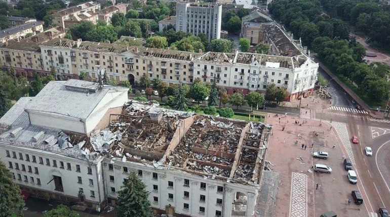 Ракетний удар по Драмтеатру в Чернігові: керівник Департаменту війни заявив, що ціллю були люди