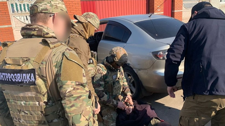 У Середино-Буді виявили зрадника: наразі його тримають під вартою