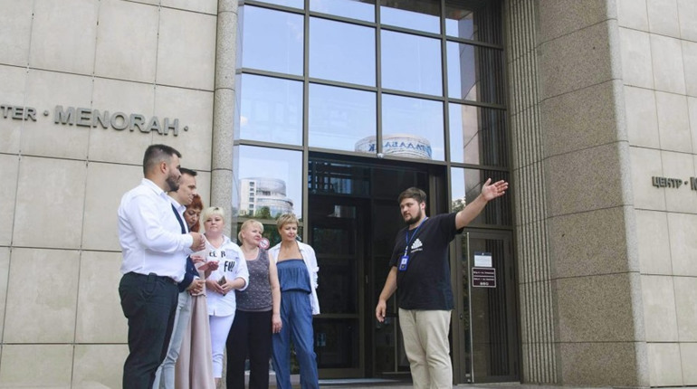 Культурно-діловий центр «Менора»: особливості будівлі