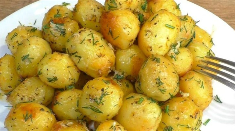 Гратен, крокети і кнедлики: добірка рецептів улюблених страв з картоплі від фастівчан