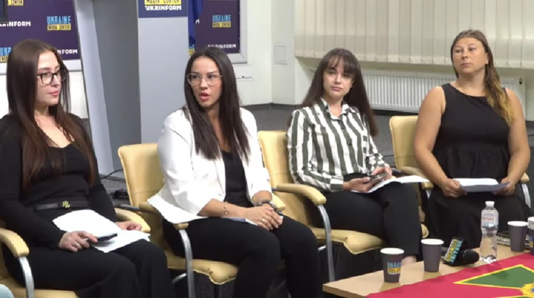 Рідні маріупольських прикордонників борються за повернення чоловіків з російського полону