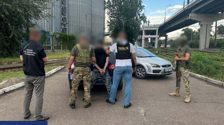В Одесі на збуті канабісу спіймали військового: намагався втягнути до своєї схеми і прикордонників