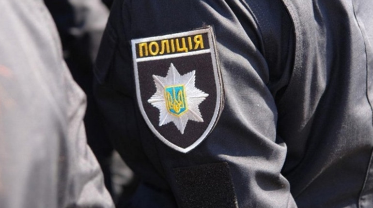 Поліцейські евакуювали з Гуляйполя 88-річного дідуся, який майже не бачить