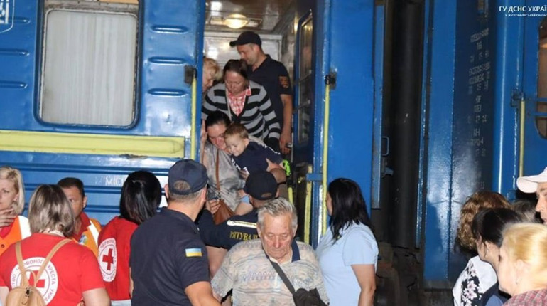 Черговий евакуаційний потяг з Покровська привіз на Житомирщину 23 особи