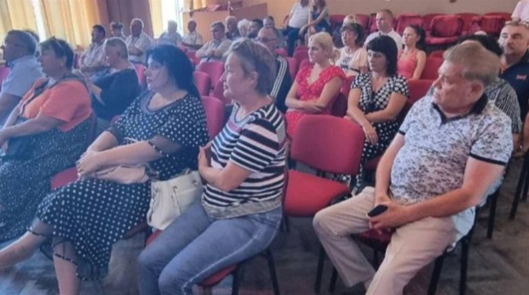 У Генічеську комуністи видавали новим колаборантам "партійні квитки"