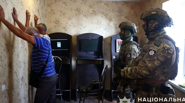 Поліцейські запобігли відкриттю підпільного казино у Покровську