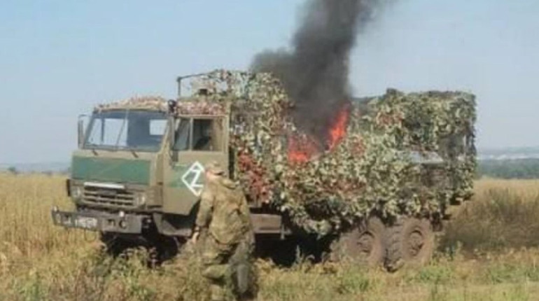 Неподалік Сватового у окупантів знову палає. ЗСУ знищили російський КАМАЗ