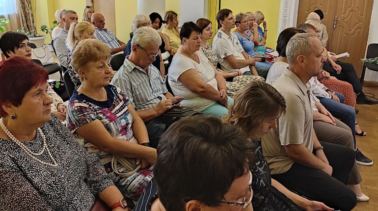 У Шостці відбулась педагогічна конференція: вирішували, як проходитиме навчання цього року