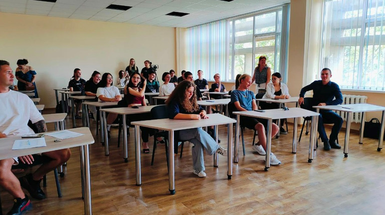 «Журналістика — це стиль»: у миколаївському НУК вітали студентів з початком навчального року