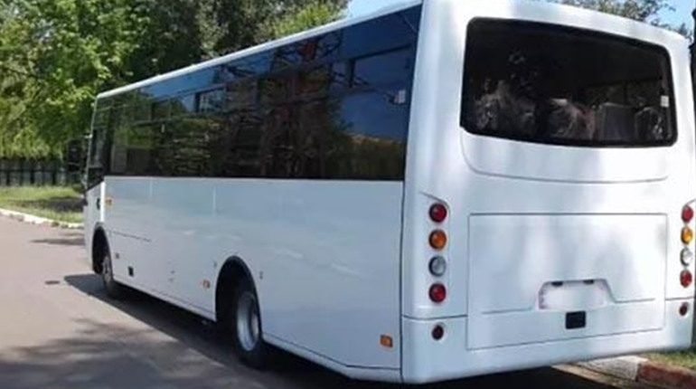 На автовокзалі Генічеська змінили вартість проїзду на автобусі до Криму