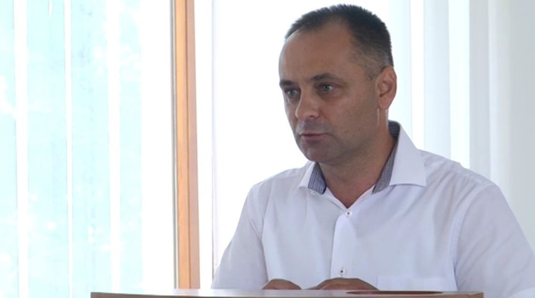 Звіт про доходи: скільки заробляє голова Сарненської районної ради