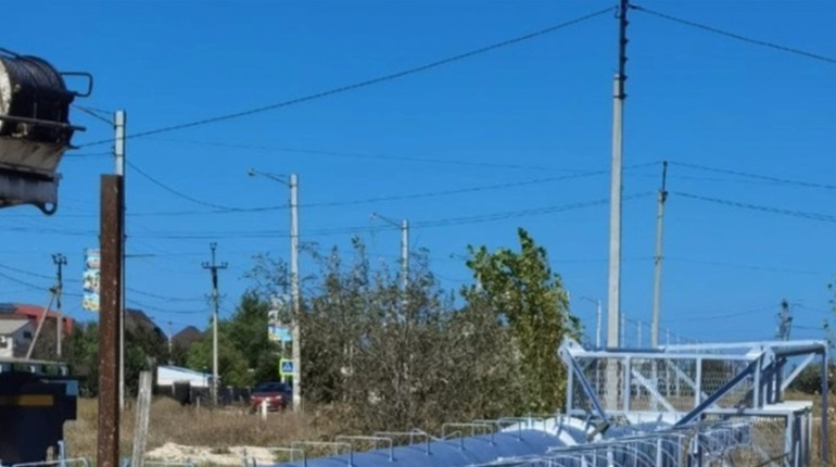 У Генічеській Гірці окупанти встановлюють свої вежі мобільного зв’язку