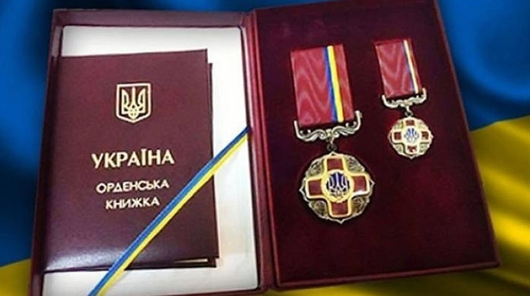 Шестеро медиків та два залізничники з Покровська отримали державні нагороди