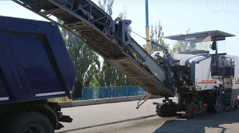 У Покровську приступили до другої черги ремонту «мирноградського» шляхопроводу. Коли його закінчать