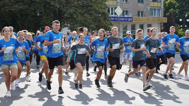 "Шаную воїнів. Біжу за Героїв України": у Фастові відбувся Всеукраїнський забіг
