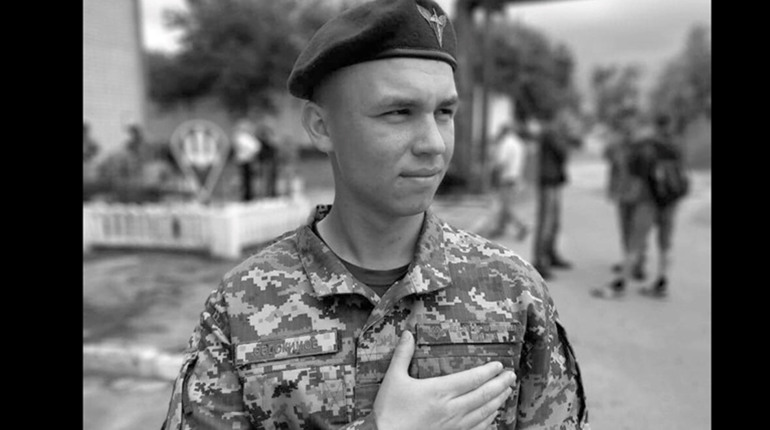 З болем втрати не впораєшся: мама 23-річного бійця Дмитра Євдокимова поділилась спогадами про сина