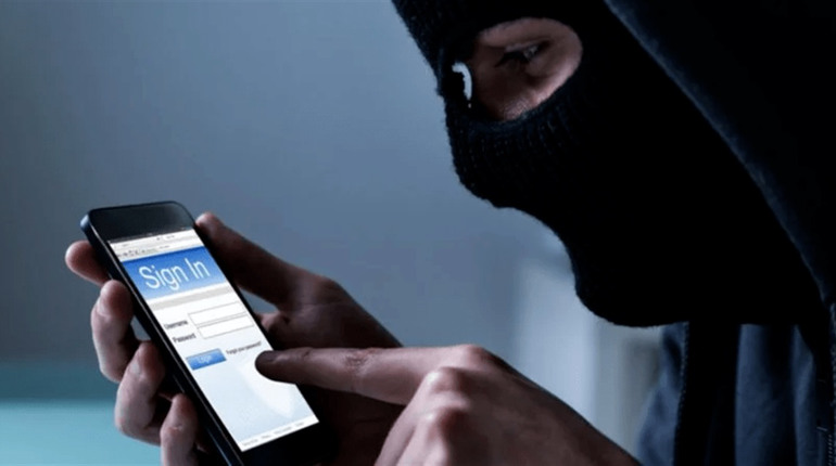 Двоє жителів Старокостянтинівщини втратили більше 80 тисяч через “дзвінок з банку”