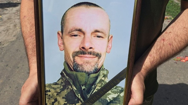 Рідні загиблого Володимира Тиндика із Гадяча просять надати військовому звання Герой України
