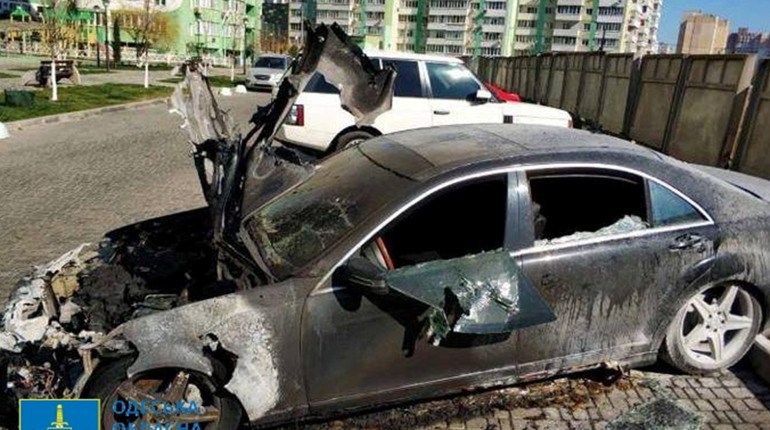 Підпали авто в Одесі на замовлення: засудили банду, членом якої був пожежник. Всі отримали термін