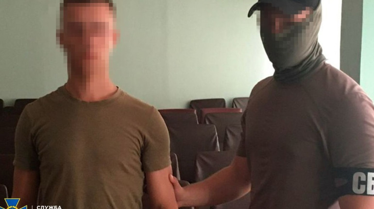 Координував удари по ТЕЦ: на Київщині викрили двох "нацгвардійців-перевертнів"
