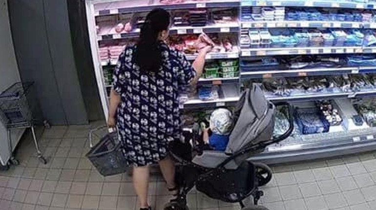 У Шостці жінка за допомогою дитячого візочка крала товари з місцевого супермаркета