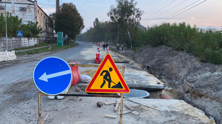 У Тростянці ремонтують головну транспортну артерію області. Фоторепортаж