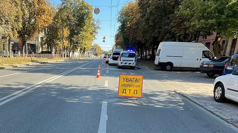 ДТП в Чернігові: постраждала шестирічна дитина на пішохідному переході