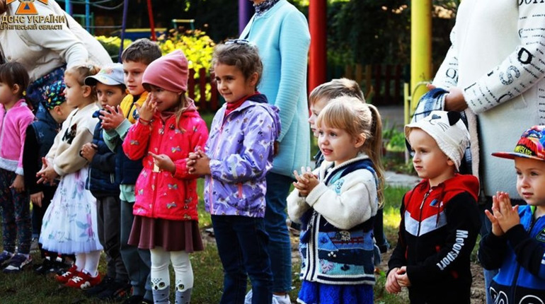 Безпека жіттєдіяльності для дітей: рятувальники відвідали черговий дошкільний заклад у Чернігові