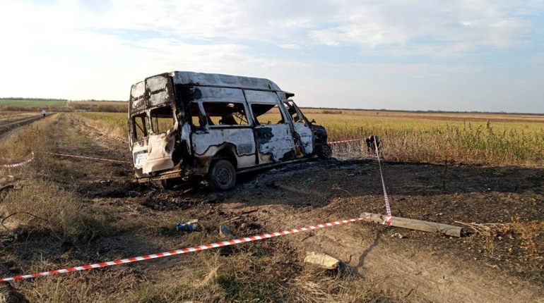 У Миколаївській області цивільна автівка підірвалася на протитанковій міні: одна людина загинула