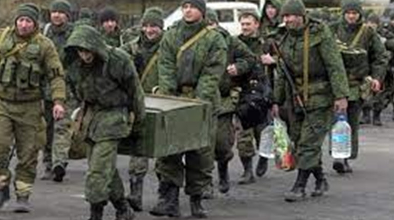 Через масову мобілізацію рф на окупованій Херсонщині, чоловіки масово тікають з дому