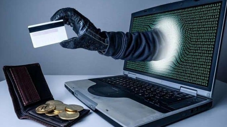 У Мелітополі активізувалися шахраї. Жінка відправила невідомим 40 тисяч рублів