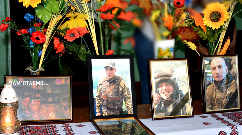 У золотоніській школі увіковічили пам’ть випускників-захисників