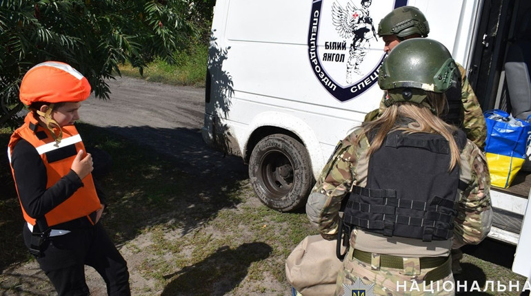 Підрозділ поліції “Білий янгол”: як зв’язатися та яку допомогу можуть надати
