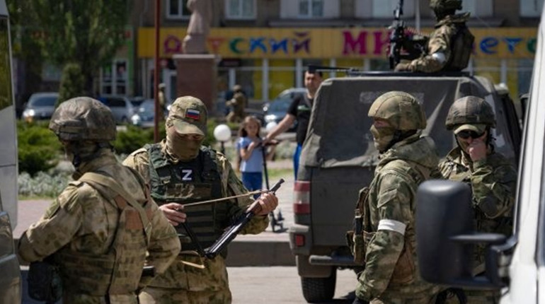На Луганщині росіянам непереливки. Черговий "прильот" прийшовся на склад боєприпасів