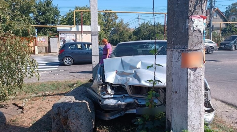 В селі Усатове через зіткнення двох автомобілів травмувалося троє дітей та водій