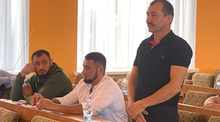 «Що ми тут робимо?»: як та за що голосували депутати райради на крайній сесії