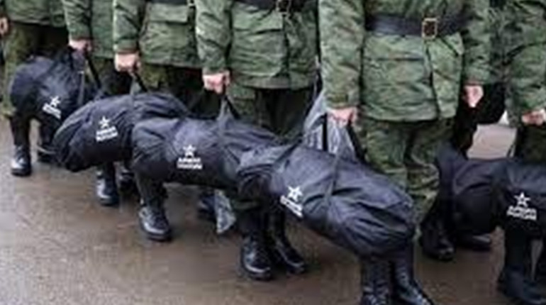 У Генічеську окупанти погрожують штрафами тим, хто не бере паспорт рф